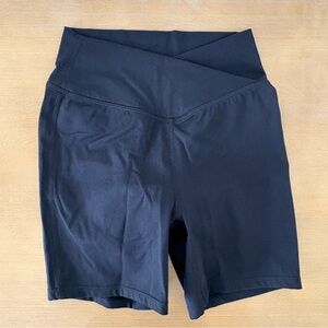 Halara | Cloudful Crossover Scrunch Butt Biker Shorts | Sz XS | Black | NWT